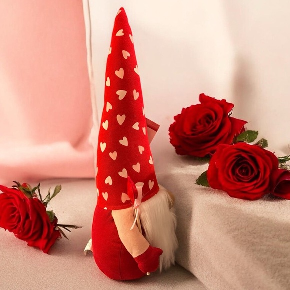 Huntington Home 20” Heart Gnome - Picture 5 of 6